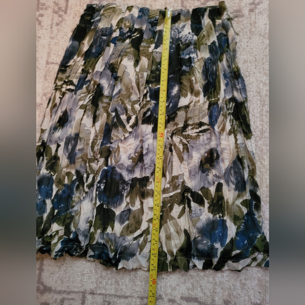 NWT August Silk flowing skirt. Size 14 - Picture 6 of 8
